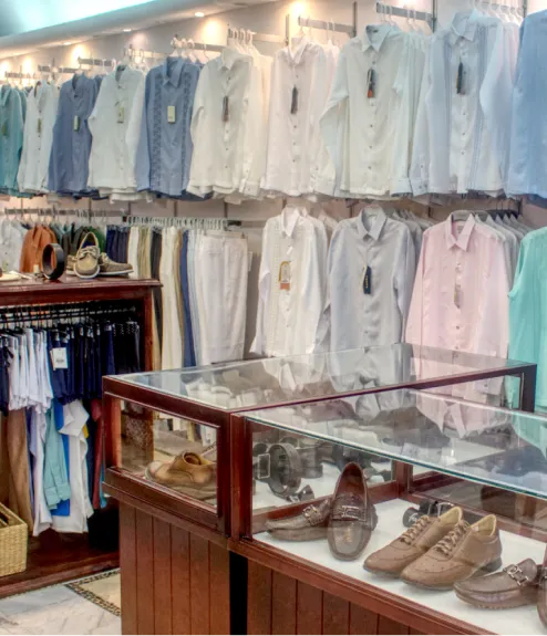 Gran variedad en camisas de lino y guayaberas en ixtapa Zihuatanejo